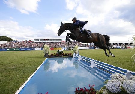 Nicola Philippaerts out na val