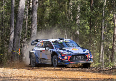 Ostberg aan de leiding in Australië. Neuville sneller dan Ogier.