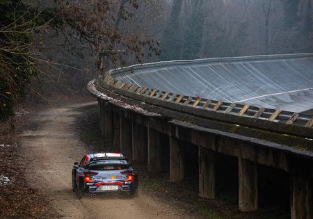 Lappi verrasende leider. Neuville na foutje negende.