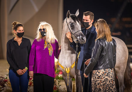 Christine Jamar wint topwedstrijd met jonge hengst Muranas Nader