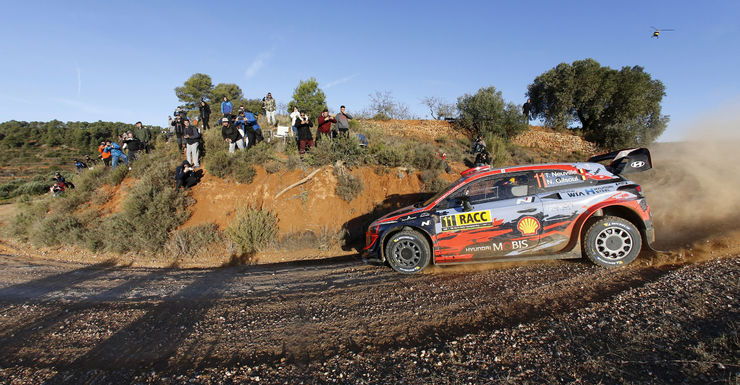 Sordo leidt in Catalonië met in zijn spoor Neuville. Ogier kent pech.