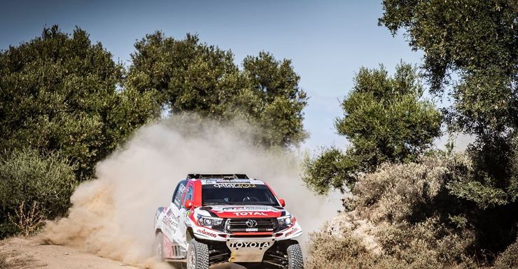 Ten Brinke wint de rit. Al Attiyah vergroot voorsprong